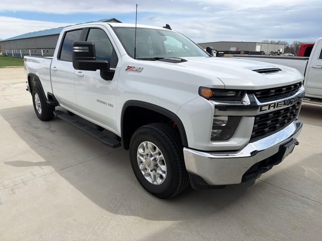 Image of Chevrolet 2500HD equipment image 2