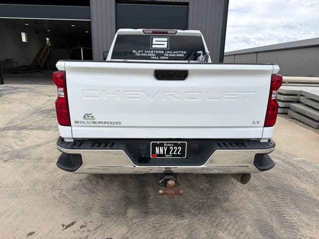 Image of Chevrolet 2500HD equipment image 4