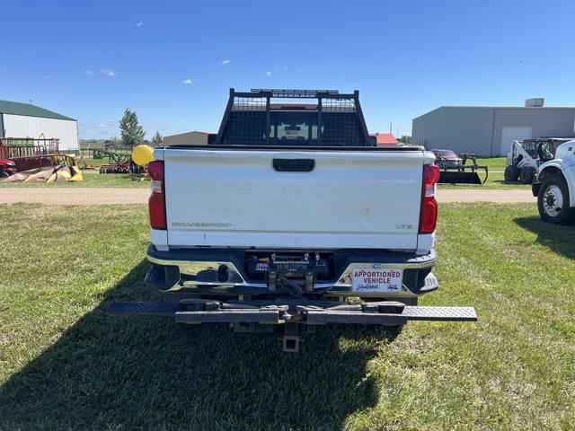 Image of Chevrolet 2500HD equipment image 4
