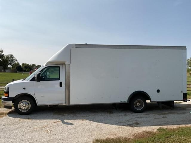 Image of Chevrolet Express G3500 equipment image 1