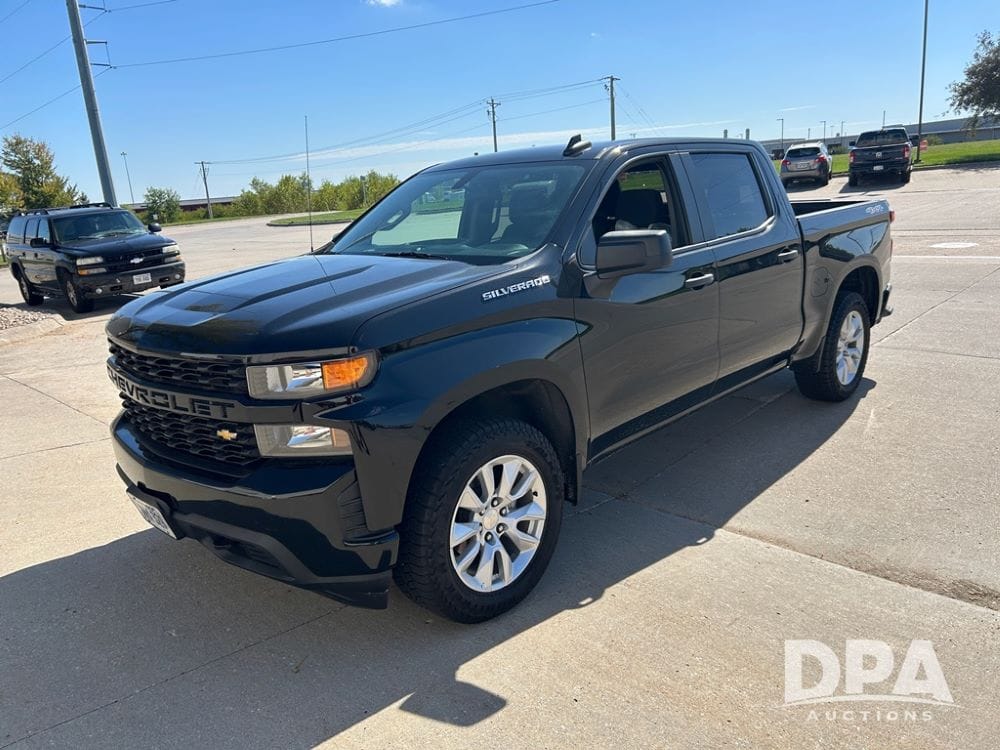 2021 Chevrolet 1500 Equipment Image0