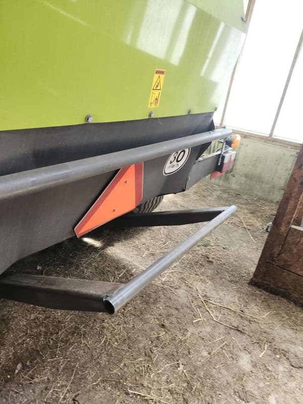 Image of CLAAS Rollant 520 equipment image 4