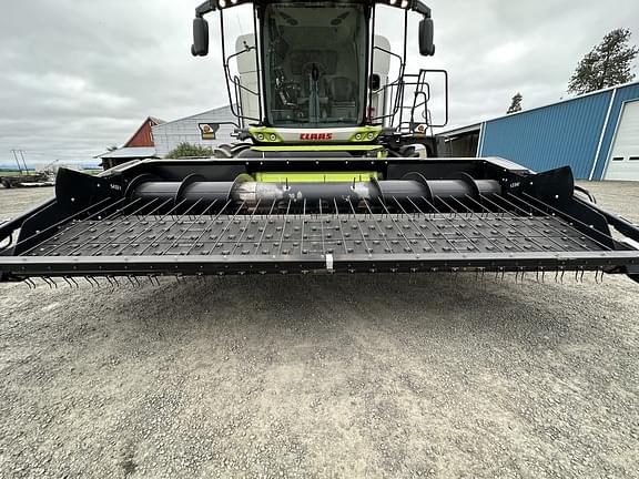 Image of CLAAS Lexion 6900 equipment image 4