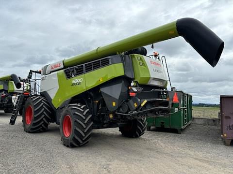 Image of CLAAS Lexion 6900 equipment image 1