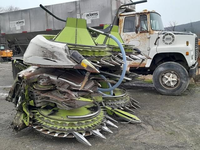 Image of CLAAS Orbis 750 equipment image 4