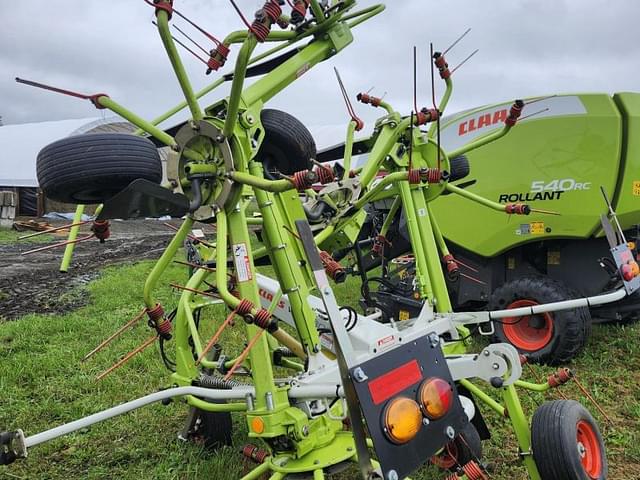 Image of CLAAS 800 equipment image 2