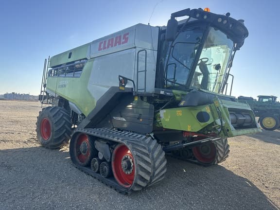 Image of CLAAS Lexion 8700TT equipment image 1