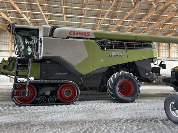 Image of CLAAS Lexion 8700TT equipment image 2