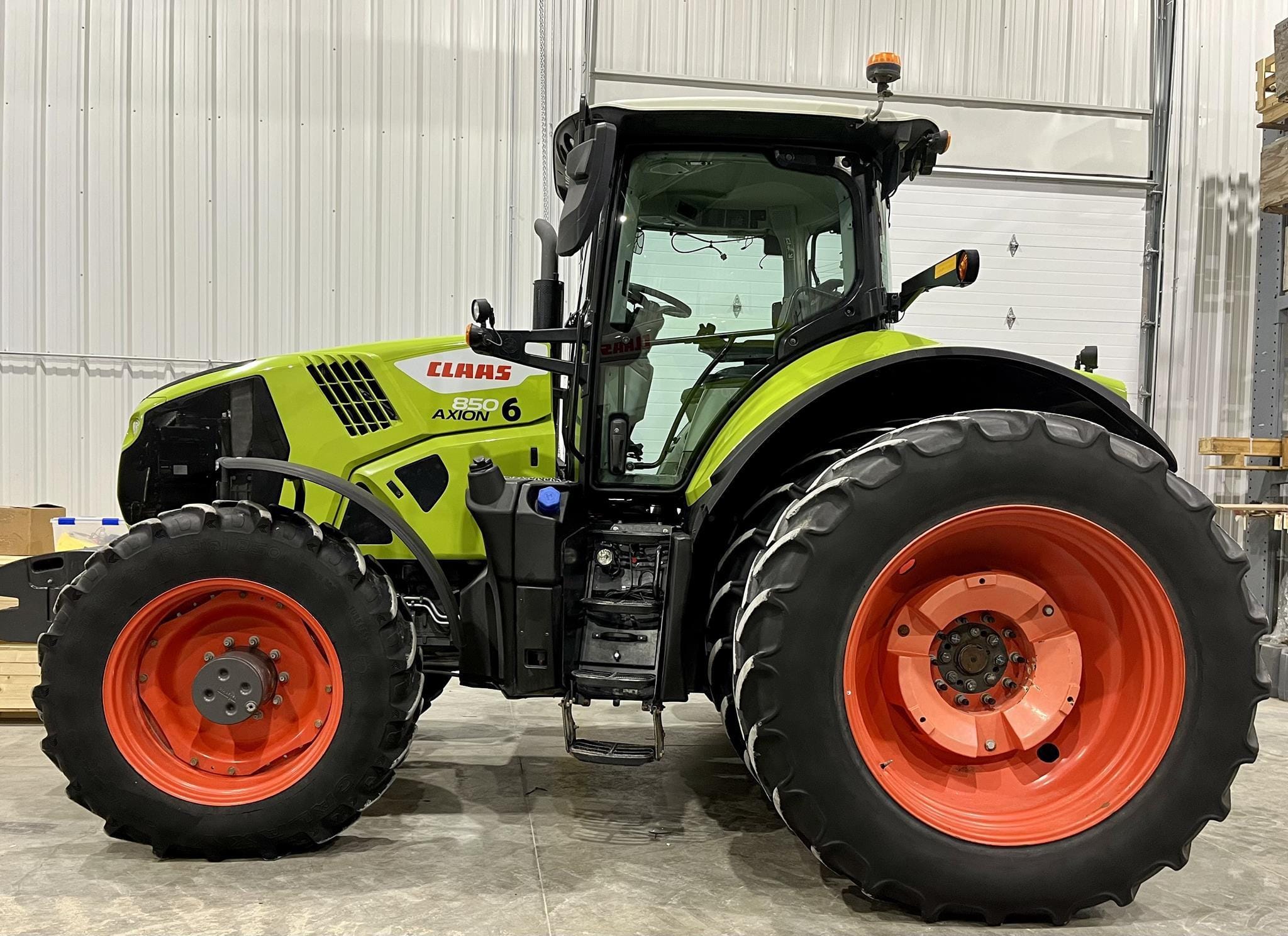 2021 CLAAS Axion 850 Equipment Image0