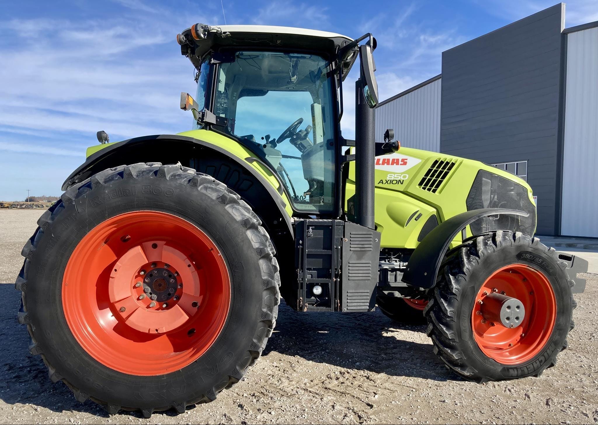 2021 CLAAS Axion 850 Equipment Image0