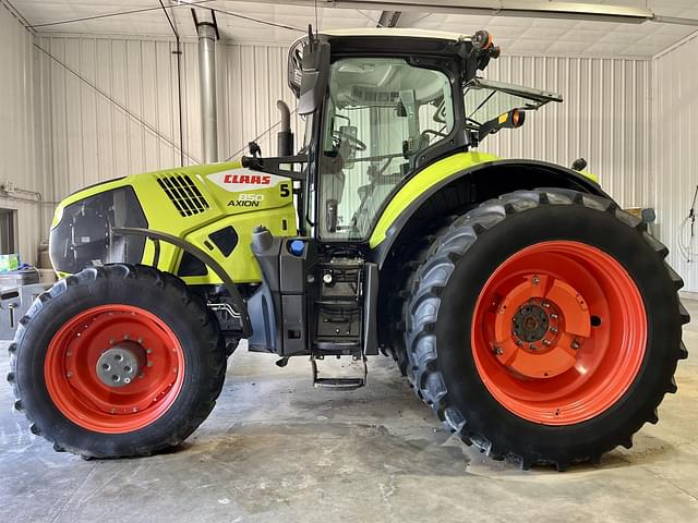 Image of CLAAS Axion 850 equipment image 2