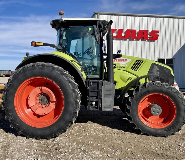 Image of CLAAS Axion 850 equipment image 3