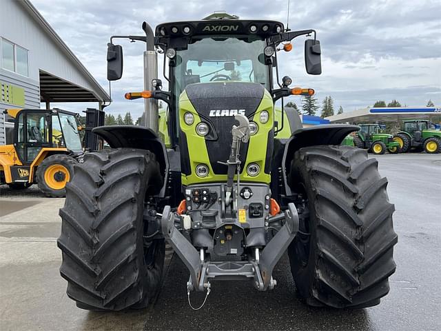 Image of CLAAS Axion 880 equipment image 3