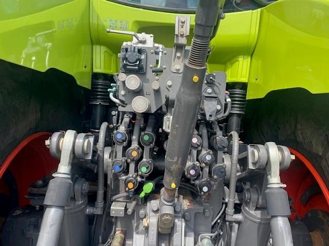 Image of CLAAS AXION 920 equipment image 3