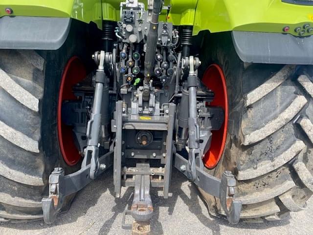 Image of CLAAS AXION 920 equipment image 2