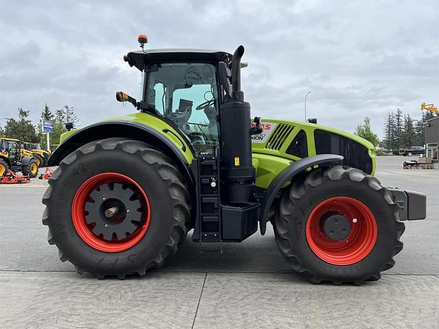 Image of CLAAS Axion 930 equipment image 4