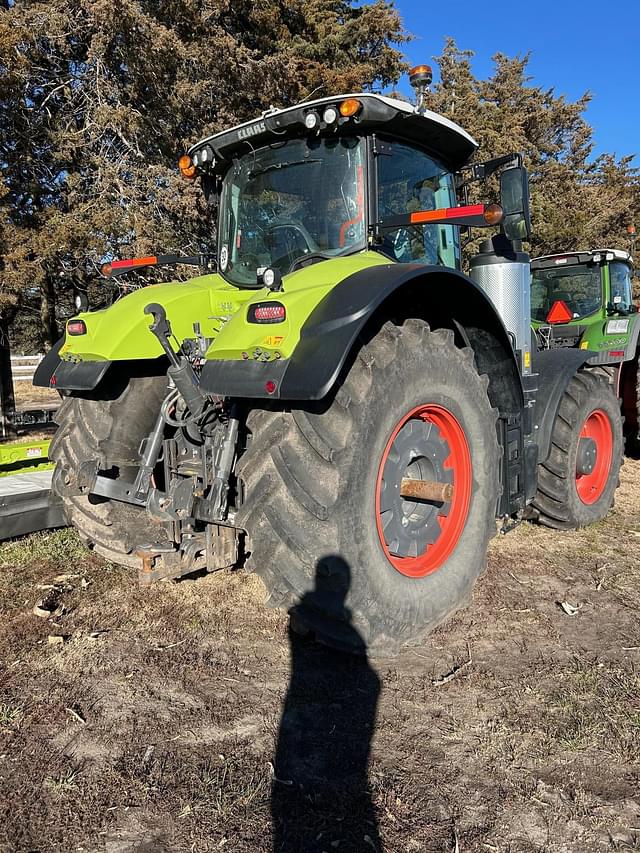 Image of CLAAS Axion 930 equipment image 1