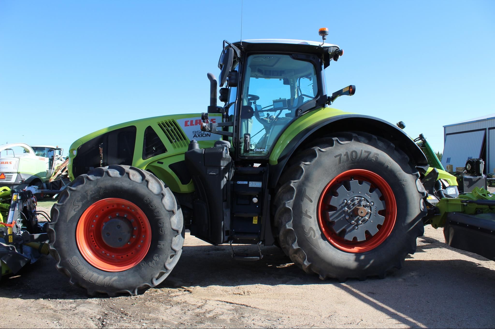 2021 CLAAS Axion 950 Equipment Image0