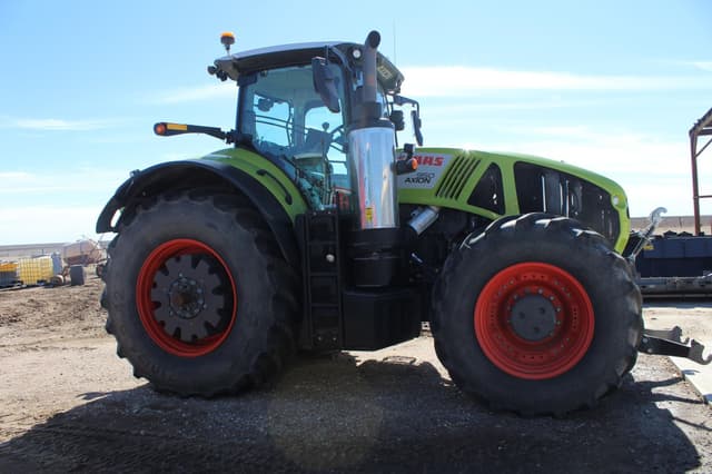 Image of CLAAS Axion 950 equipment image 1