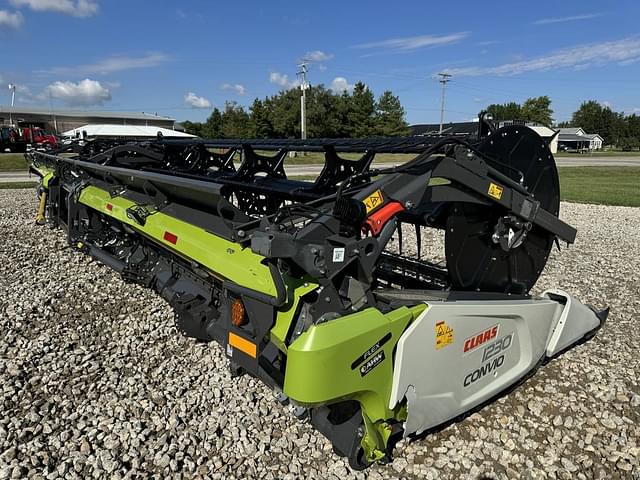 Image of CLAAS 1230 Convio equipment image 1