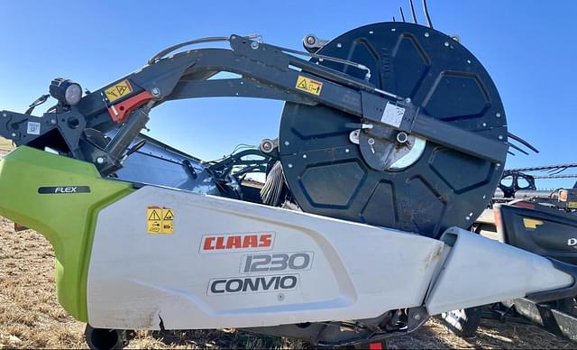 Image of CLAAS 1230 Convio equipment image 2