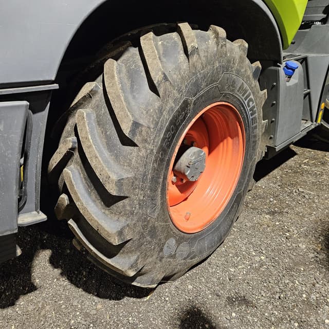 Image of CLAAS Jaguar 990 equipment image 2