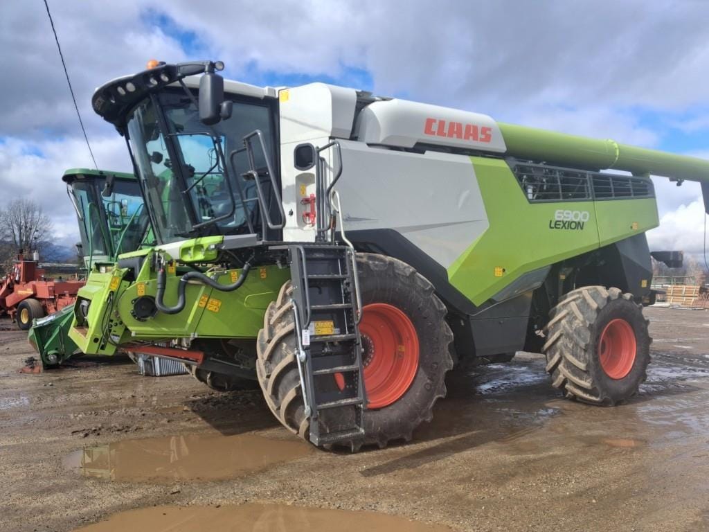 2021 CLAAS Lexion 6900 Equipment Image0