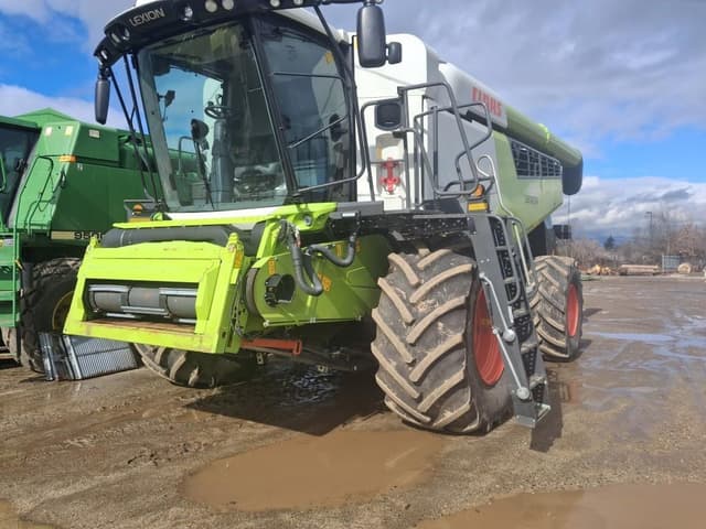 Image of CLAAS Lexion 6900 equipment image 1