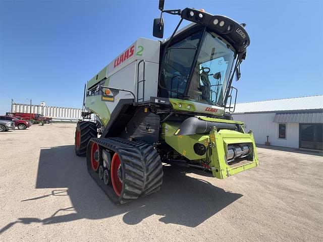 Image of CLAAS Lexion 7400TT equipment image 4