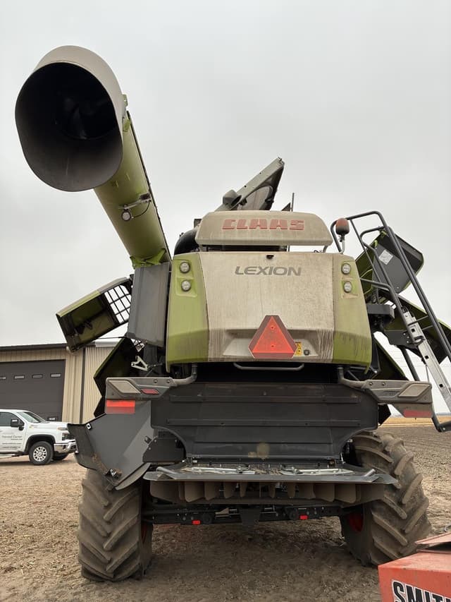 Image of CLAAS Lexion 7500 equipment image 2