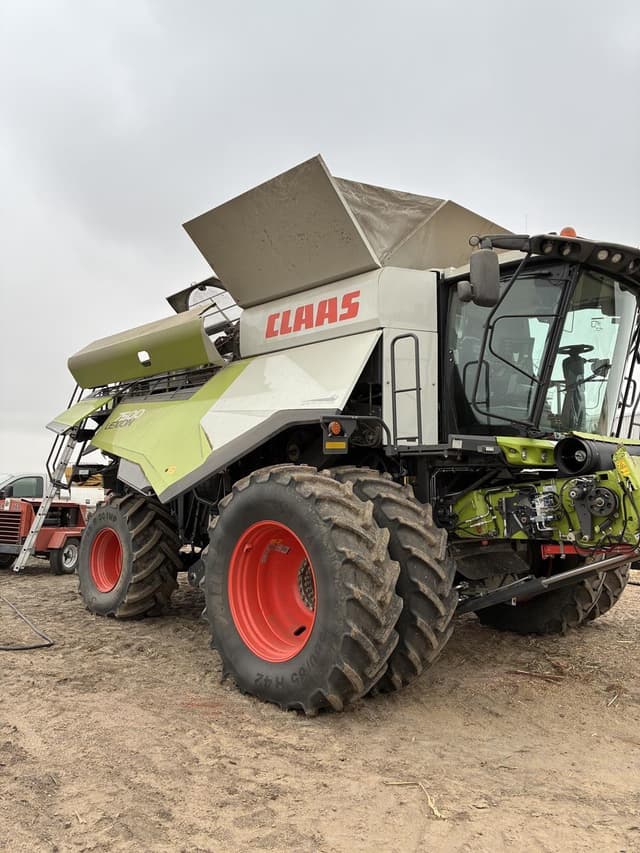 Image of CLAAS Lexion 7500 equipment image 4