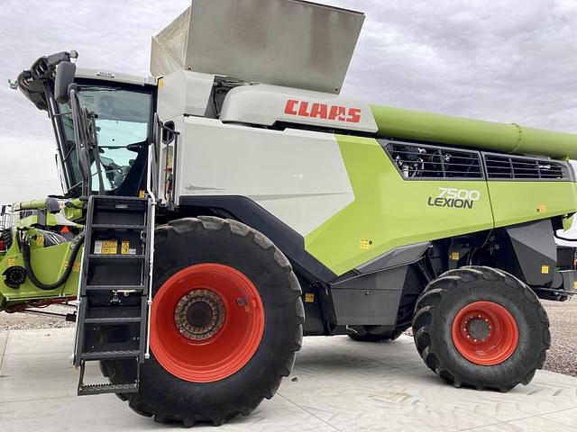 Image of CLAAS Lexion 7500 equipment image 4