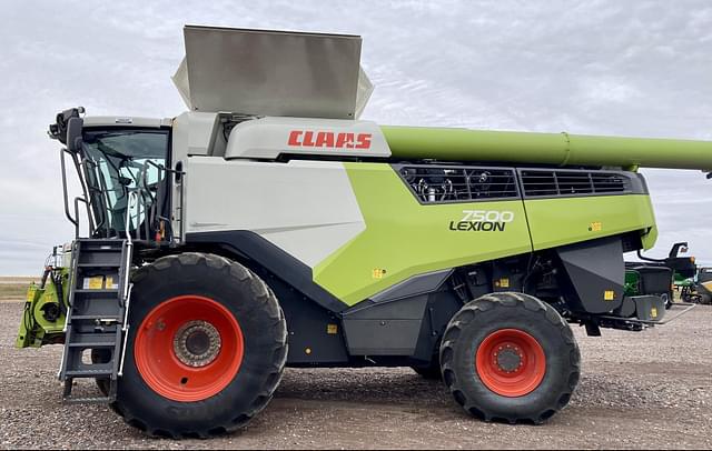 Image of CLAAS Lexion 7500 equipment image 1