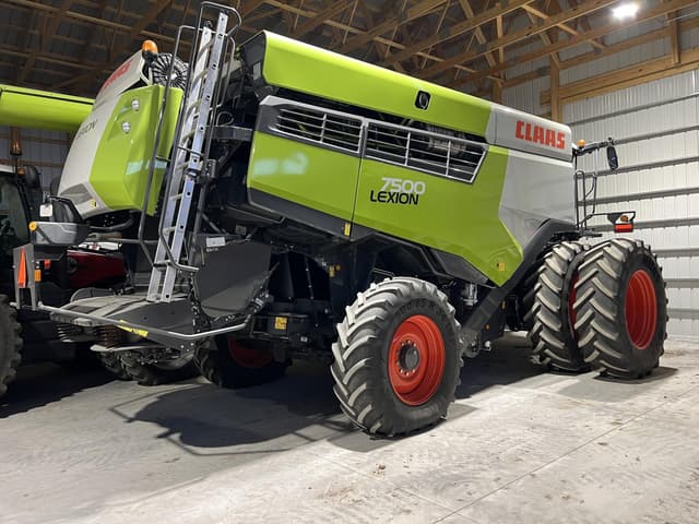 Image of CLAAS Lexion 7500 equipment image 1