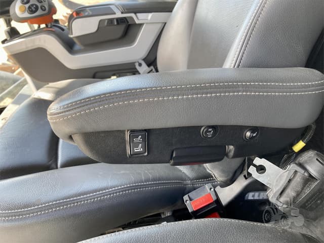 Image of CLAAS Lexion 7500TT equipment image 4