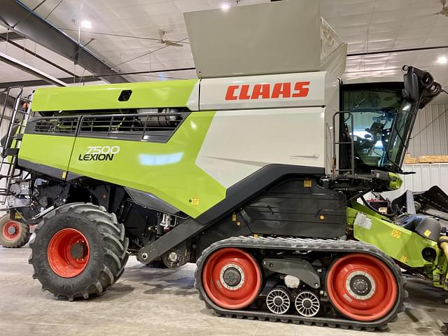 Image of CLAAS Lexion 7500TT equipment image 2