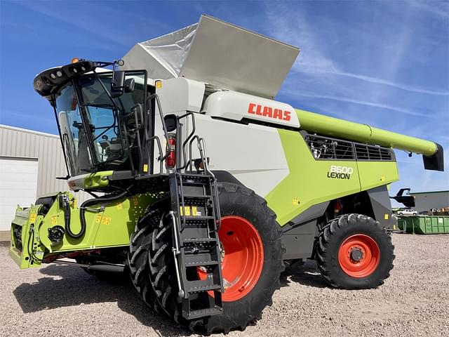 Image of CLAAS Lexion 8600 equipment image 3