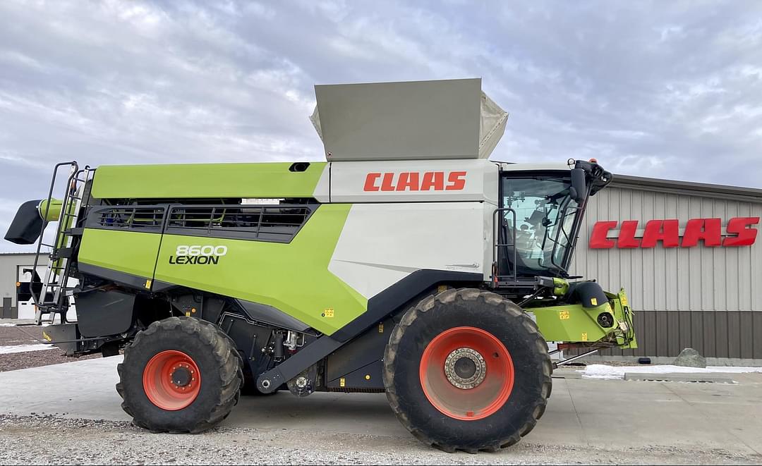 Image of CLAAS Lexion 8600 Primary image