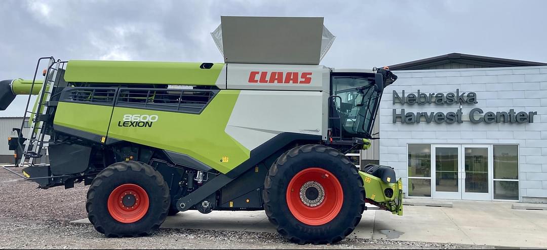 Image of CLAAS Lexion 8600 Primary image