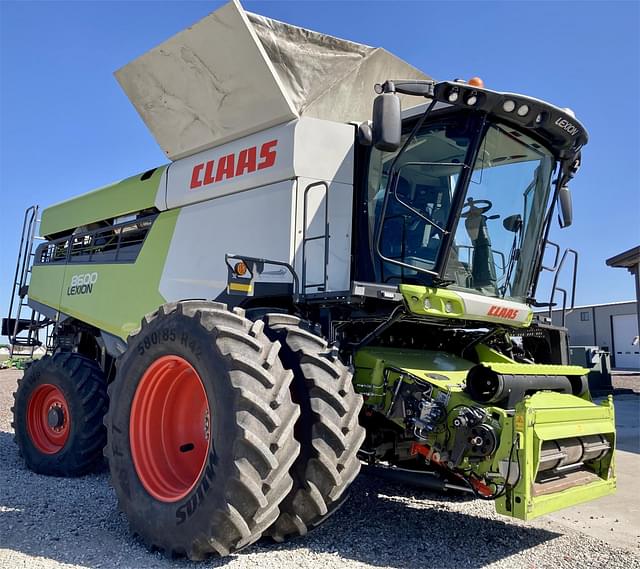 Image of CLAAS Lexion 8600 equipment image 3