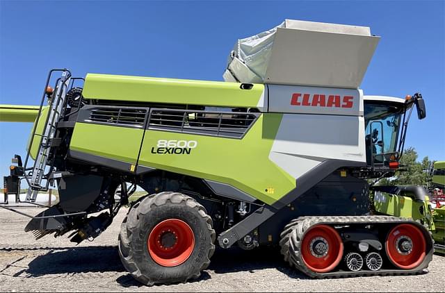 Image of CLAAS Lexion 8600TT equipment image 2