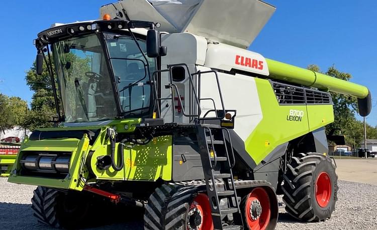 CLAAS Lexion 8700TT Equipment Image0