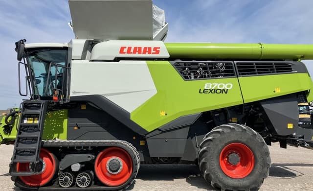 Image of CLAAS Lexion 8700TT equipment image 1