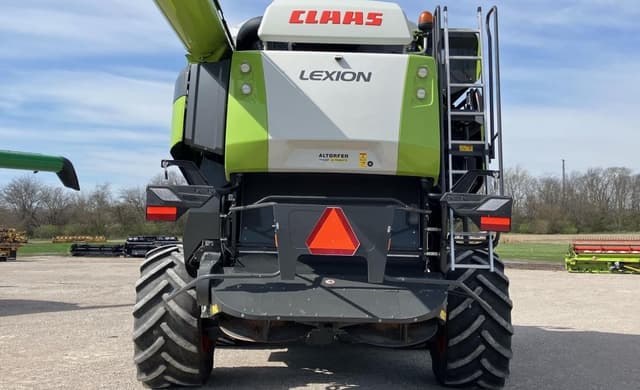 Image of CLAAS Lexion 8700TT equipment image 3