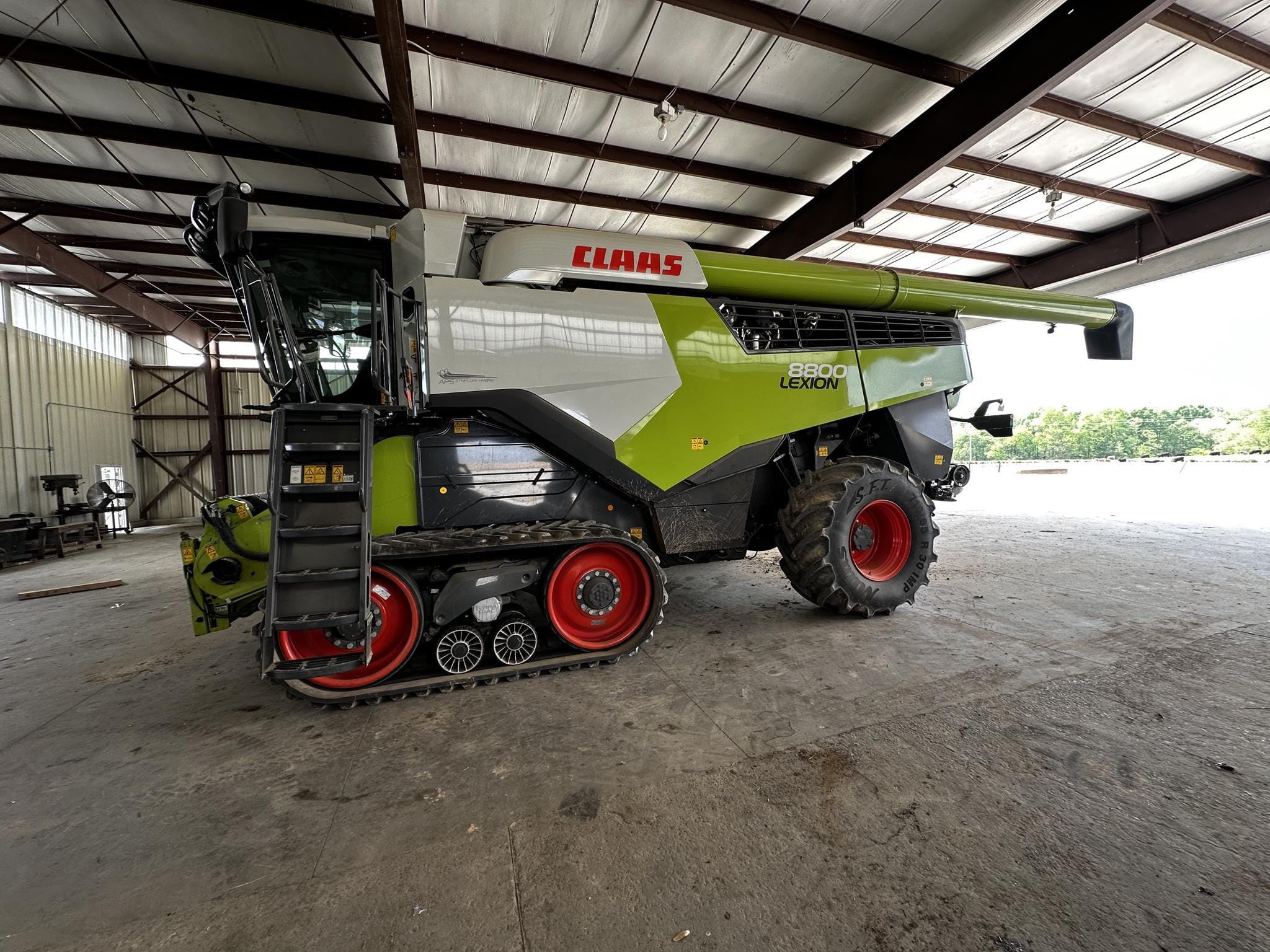 2021 CLAAS Lexion 8800TT Equipment Image0