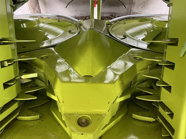 Image of CLAAS Orbis 750 equipment image 2