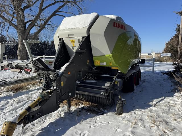 Image of CLAAS 5300RF Quadrant equipment image 1