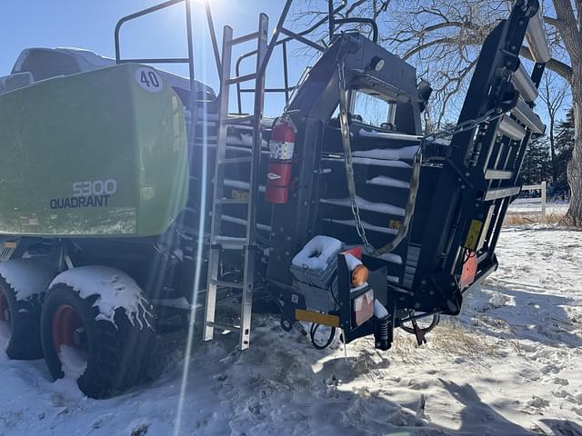 Image of CLAAS 5300RF Quadrant equipment image 4