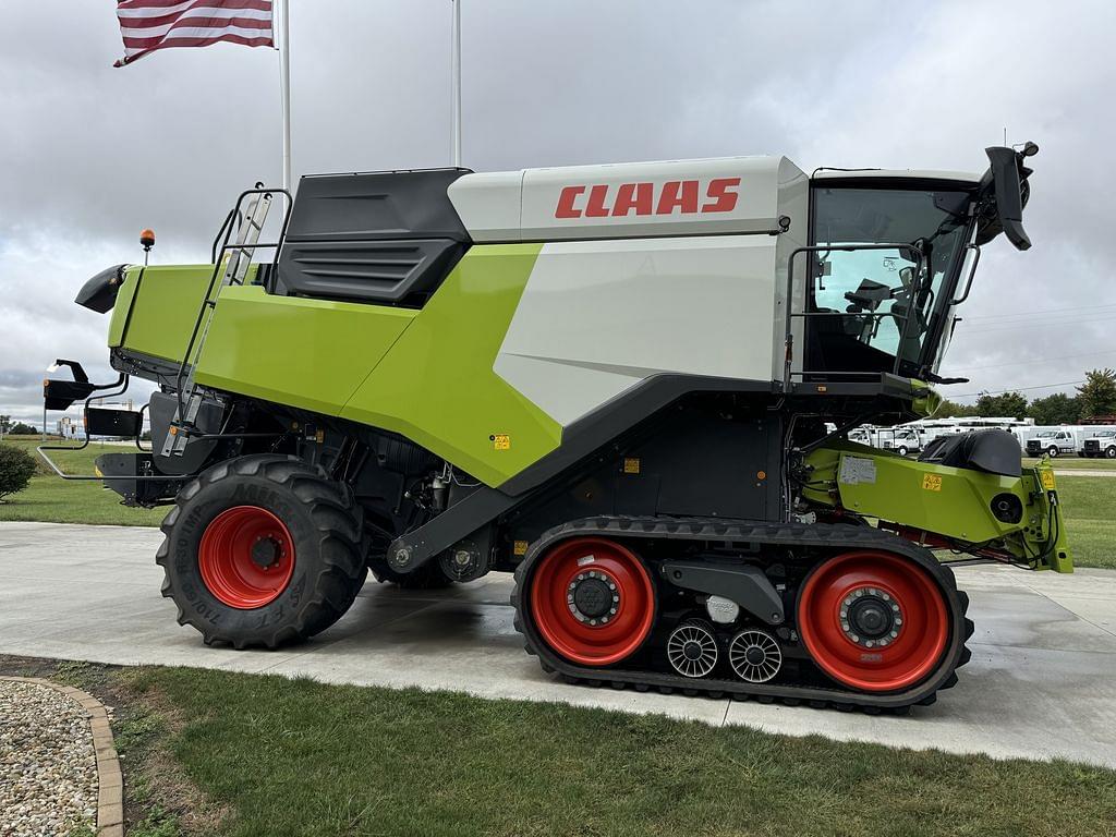 Image of CLAAS Trion 740 Primary image