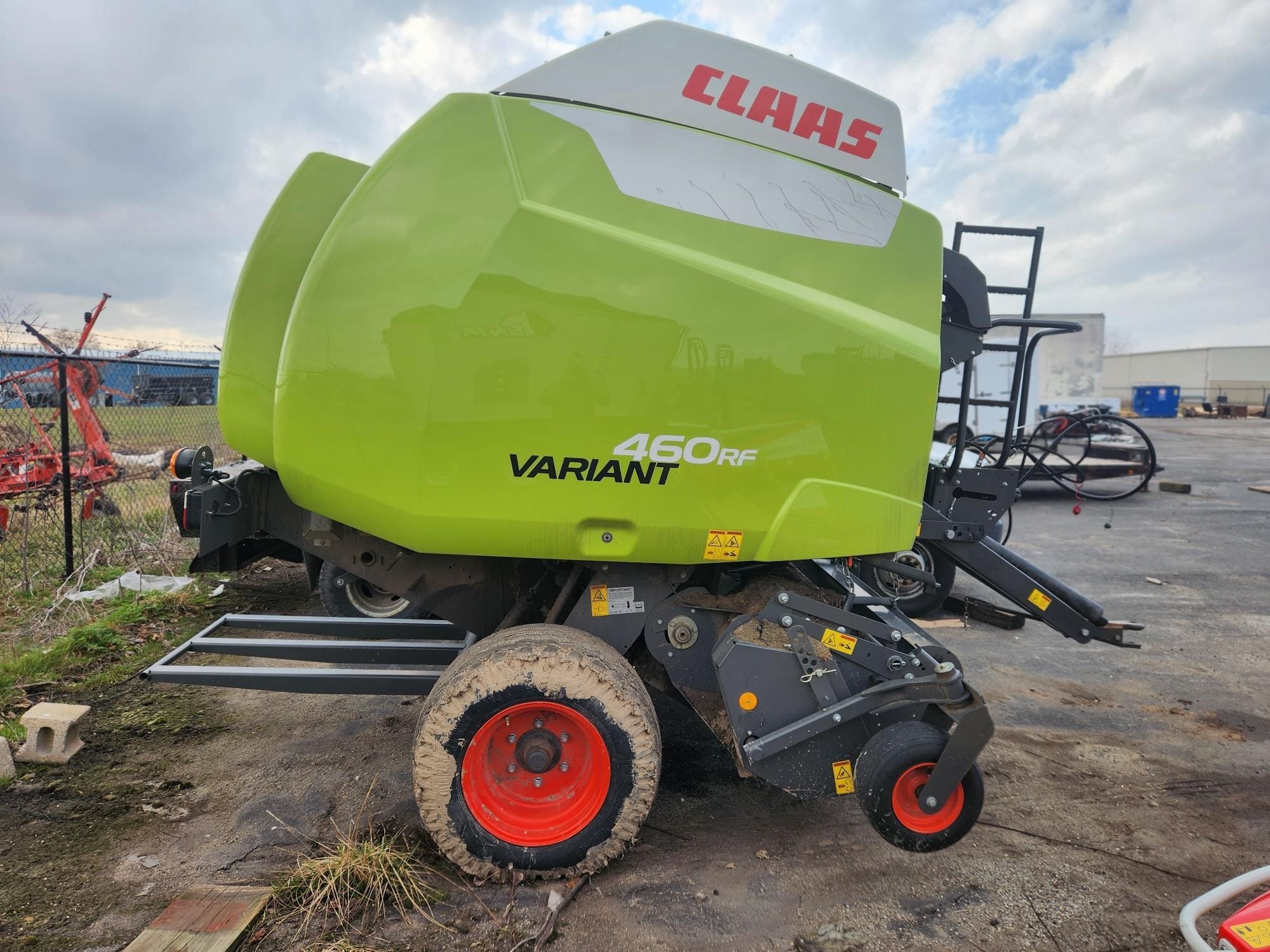 2021 CLAAS 460RF Variant Equipment Image0